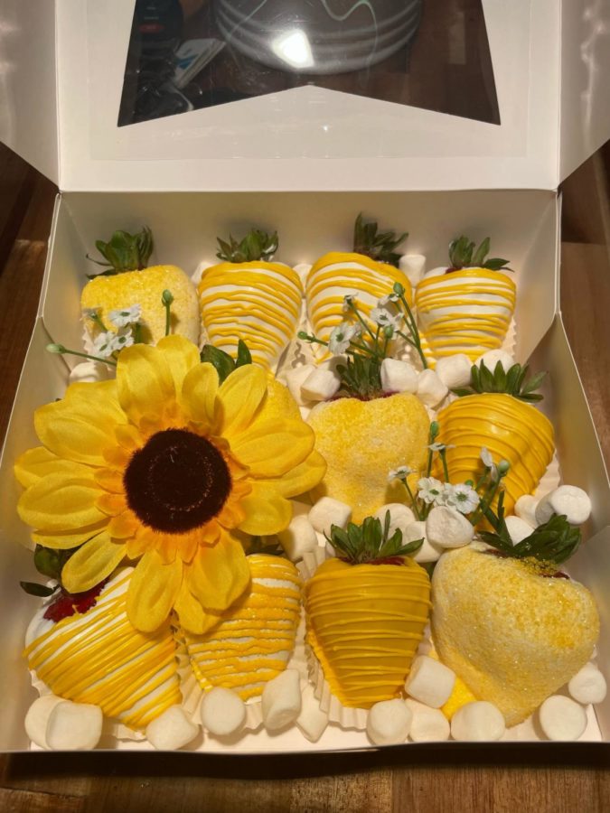 A student owned business at LHS is Regalos y Mas and is ran by junior Emily Sanchez. This is one of the many orders she has made and it features yellow, sunflower themed strawberries.