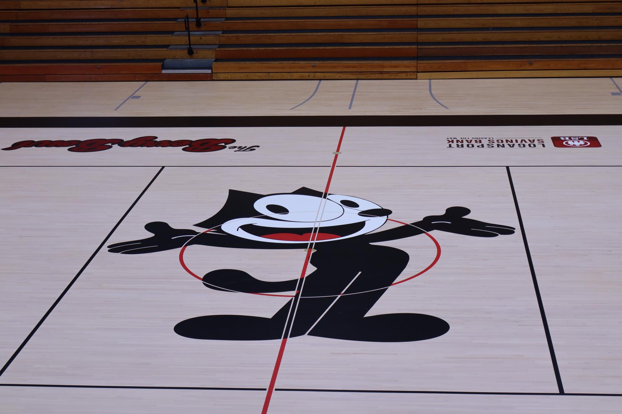 The center court Felix the Cat now has glow-in-the-dark eyes.