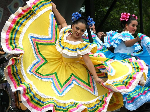 Dancers at the Cinco de Mayo Festival in Washington, D.C. 
(dbking, CC BY 2.0 , via Wikimedia Commons)