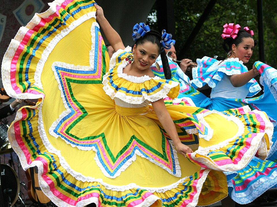 Dancers at the Cinco de Mayo Festival in Washington, D.C. 
(dbking, CC BY 2.0 , via Wikimedia Commons)