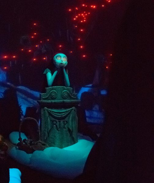 Wax figure of Sally (DisneyNov-36, CC BY 2.0, https://commons.wikimedia.org/w/index.php?curid=151027939) 